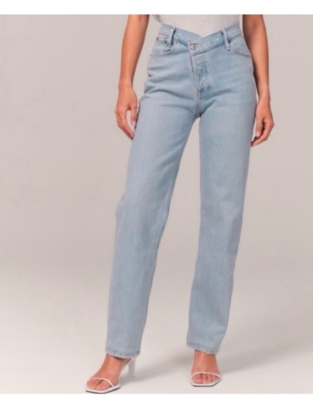 Abercrombie & Fitch Ultra High Rise 90s Straight Criss-cross Jeans